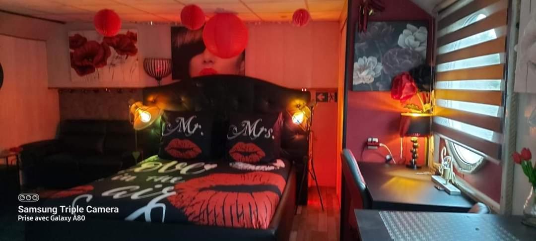 Peniche Morgane 2 Sas Les Betises Bateau-hôtel *