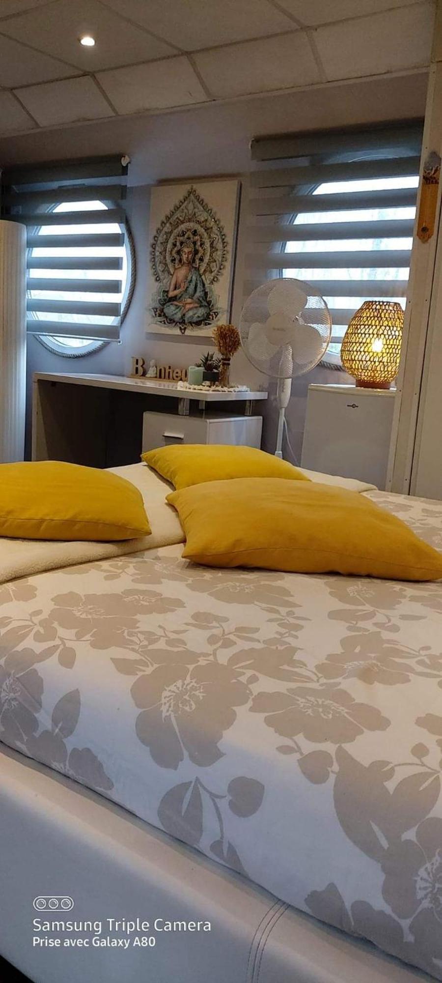 Peniche Morgane 2 Sas Les Betises Bateau-hôtel